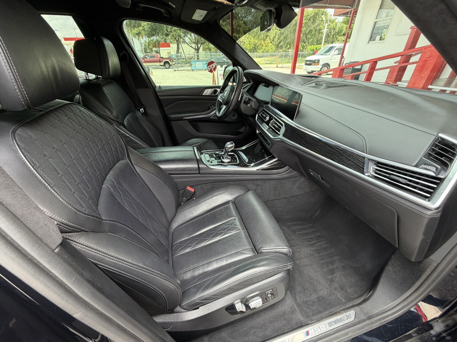 2020 BMW X7 - $33,988