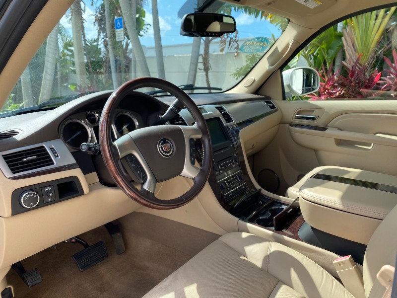 2010 Cadillac Escalade SUNROOF NAV Premium LOW MILES 66,933 in ,