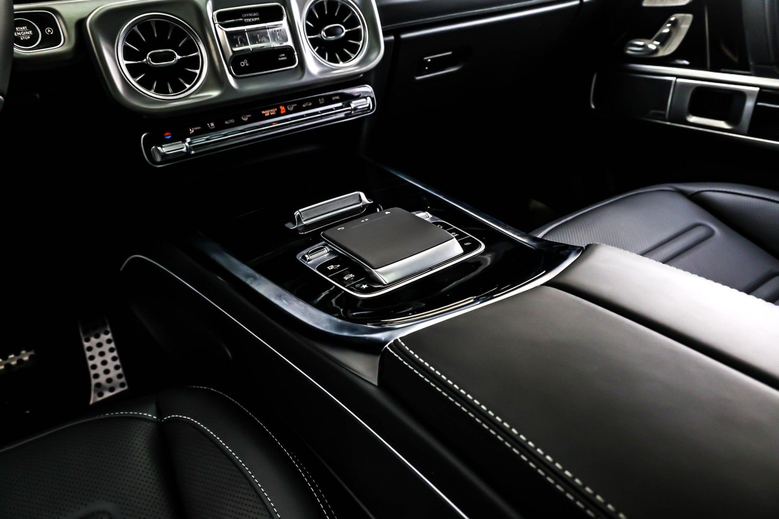 Certified Used 2025 Obsidian Black Metallic Mercedes-Benz G 550 SUV image 6