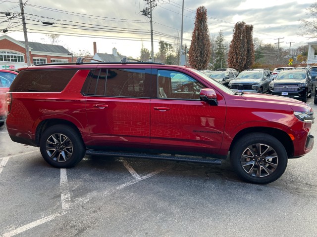 2021 Chevrolet Suburban Z71 Signature Pkg with Center Buckets 6