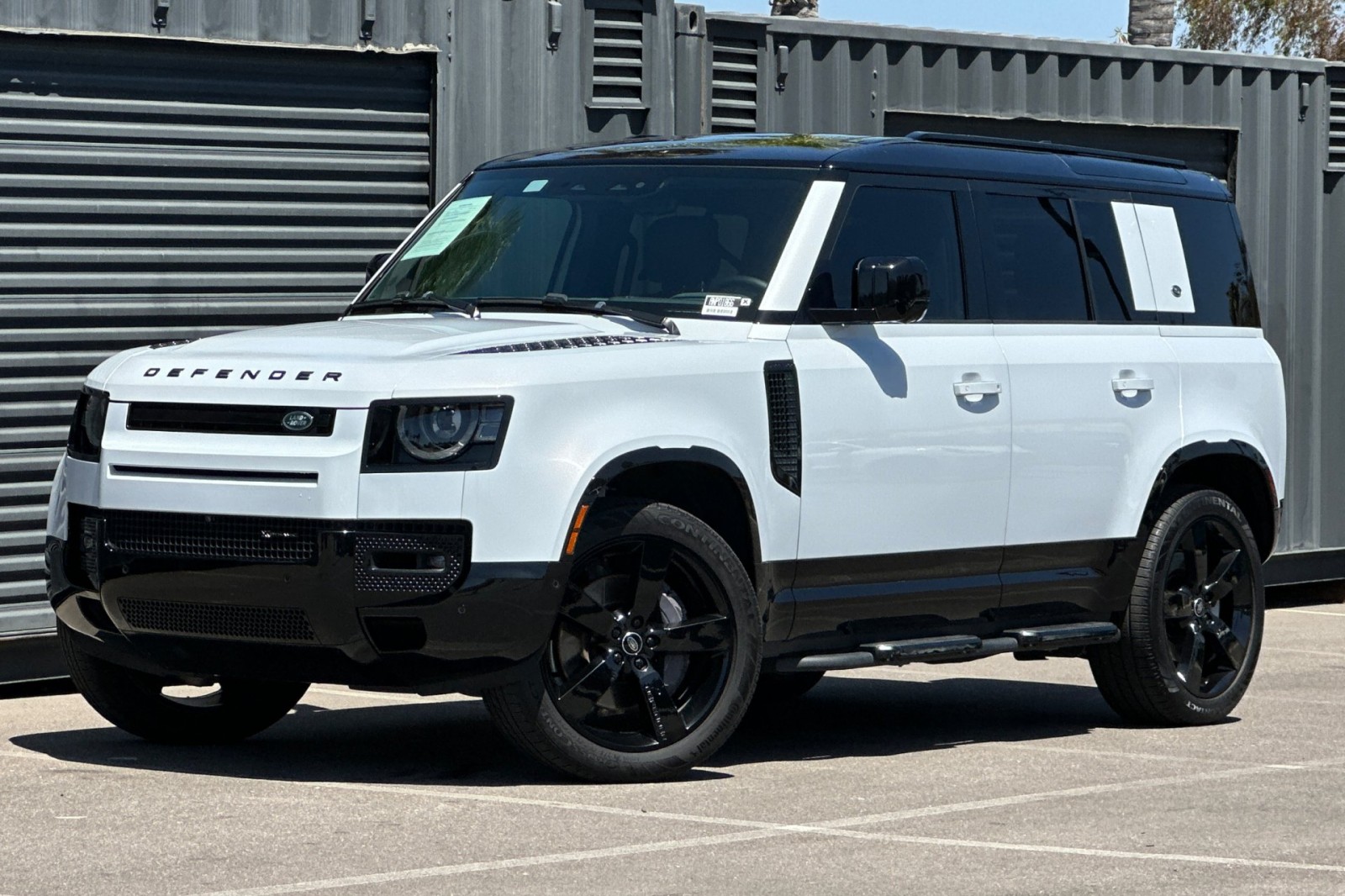 2023 Land Rover Defender 2023 Land Rover Defender 110 X-Dynamic SE SUV