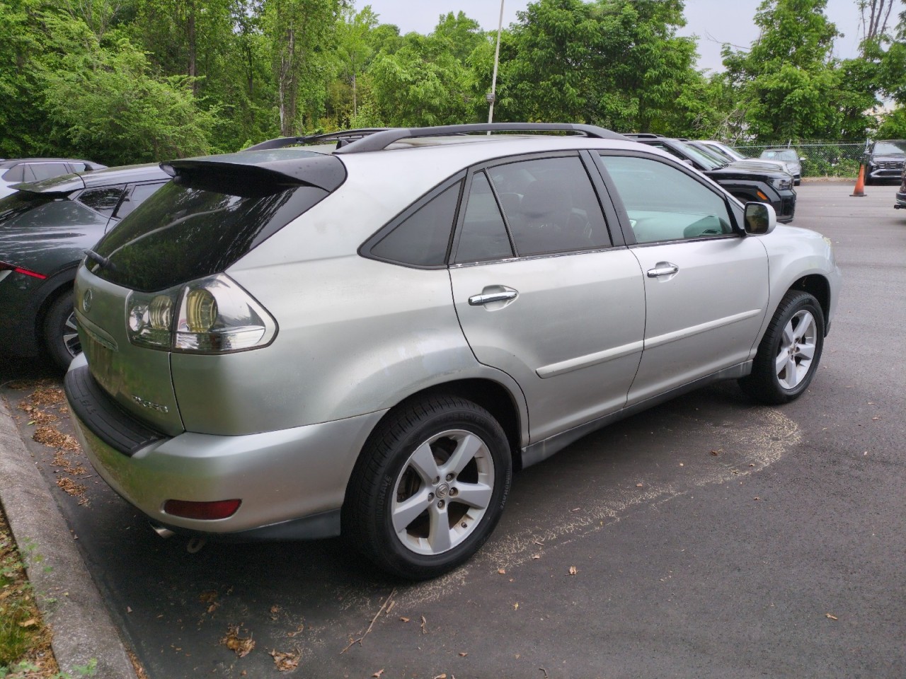 View vehicle photo 5