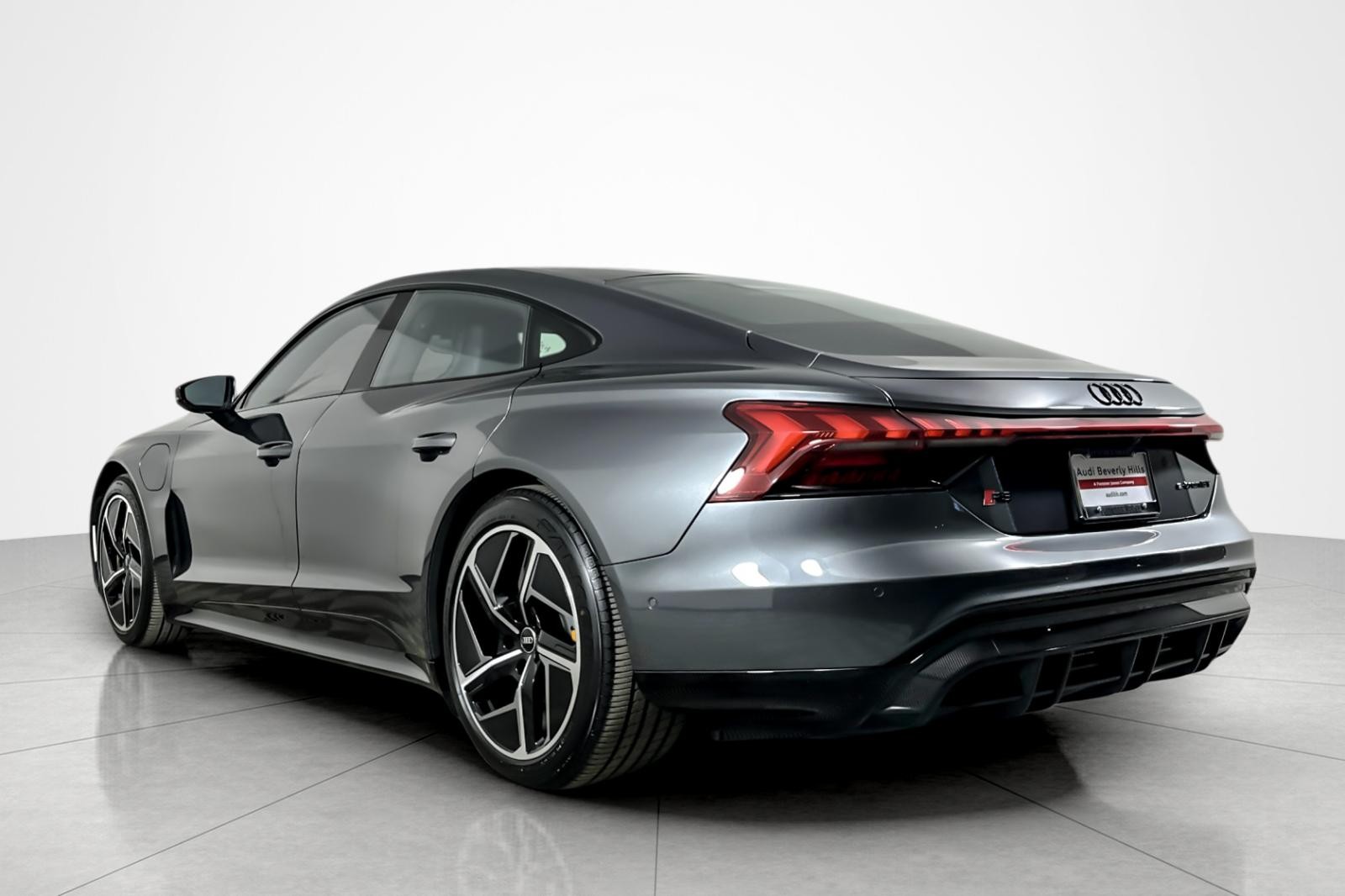 Certified Used 2024 Daytona Gray Pearl Effect Audi quattro image 3