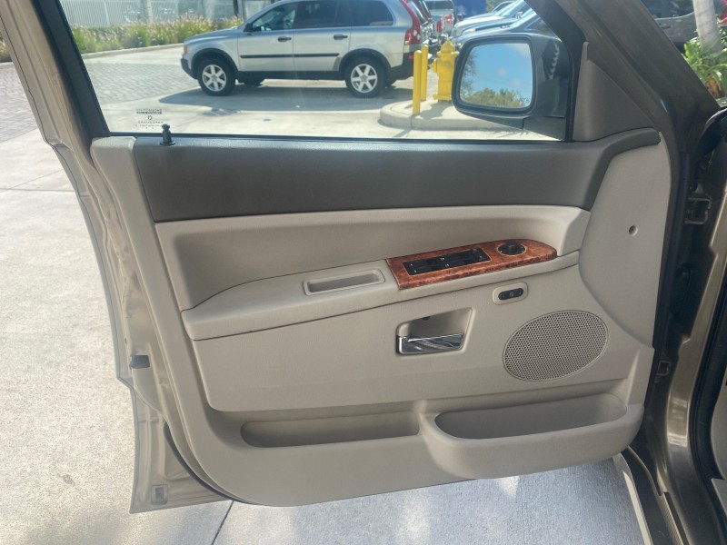 2006 Jeep Grand Cherokee Overland LOW MILES 57,372 1 OWNER 4WD in , 