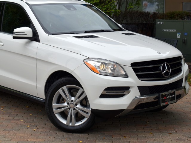 2014 Mercedes-Benz ML 350 4MATIC AWD One Owner Navi Leather Moonroof Heated Front Seats Rear View Camera Trailer Hitch MSRP $55,710 5