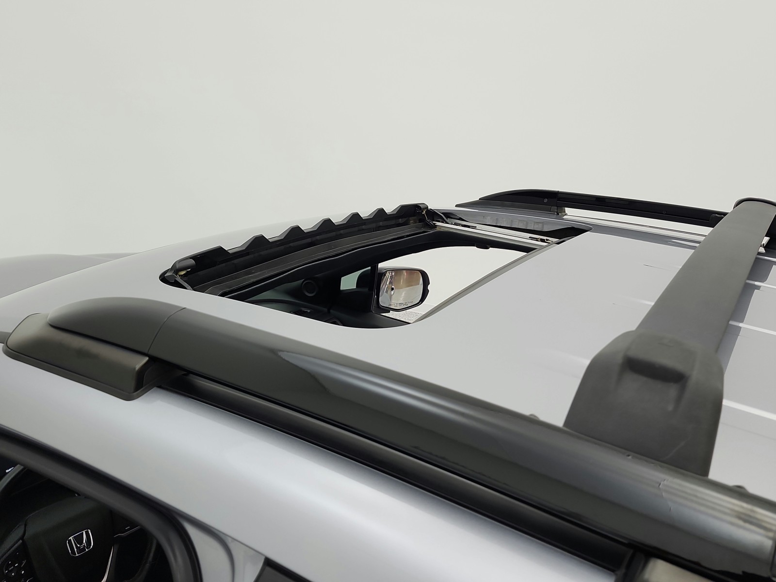 Used 2022 Lunar Silver Metallic Honda TrailSport AWD image 25