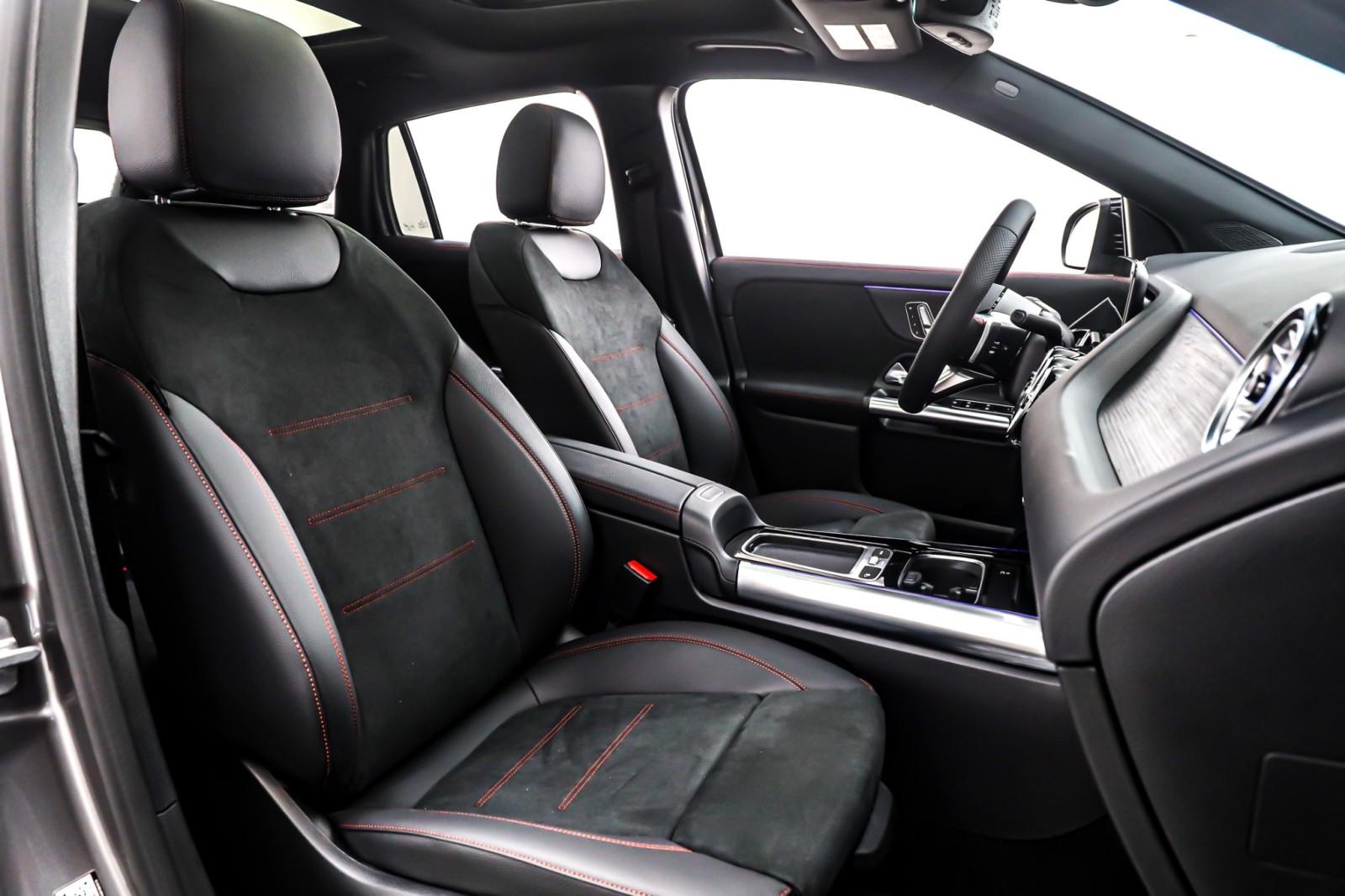 New 2026 Mountain Grey Metallic Mercedes-Benz GLA 250 image 7