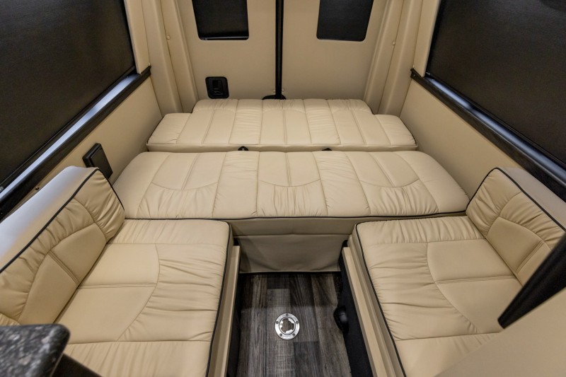 2019 Mercedes-Benz Sprinter 2500 Crew LUXURY RV Midwest Automotive Designs Daycruiser 144 4x4 in , 