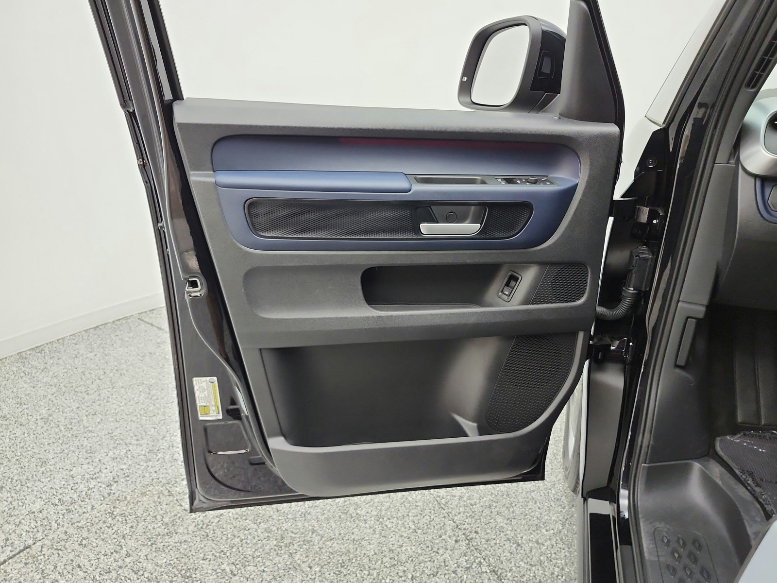 Used 2025 Deep Black Pearl Volkswagen Pro S image 12
