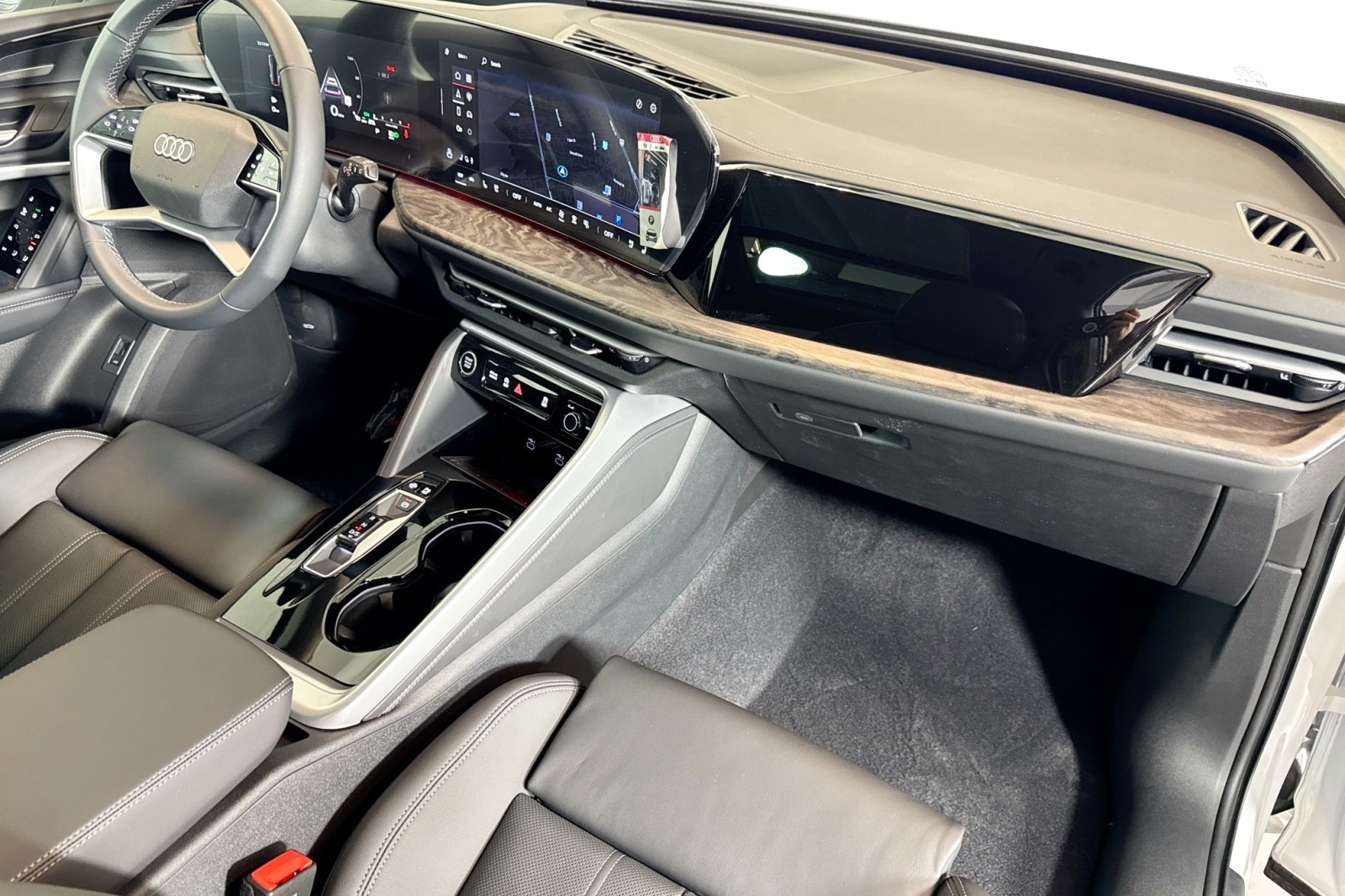 New 2025 Glacier White Metallic Audi Premium Plus 2.0 TFSI quattro image 27