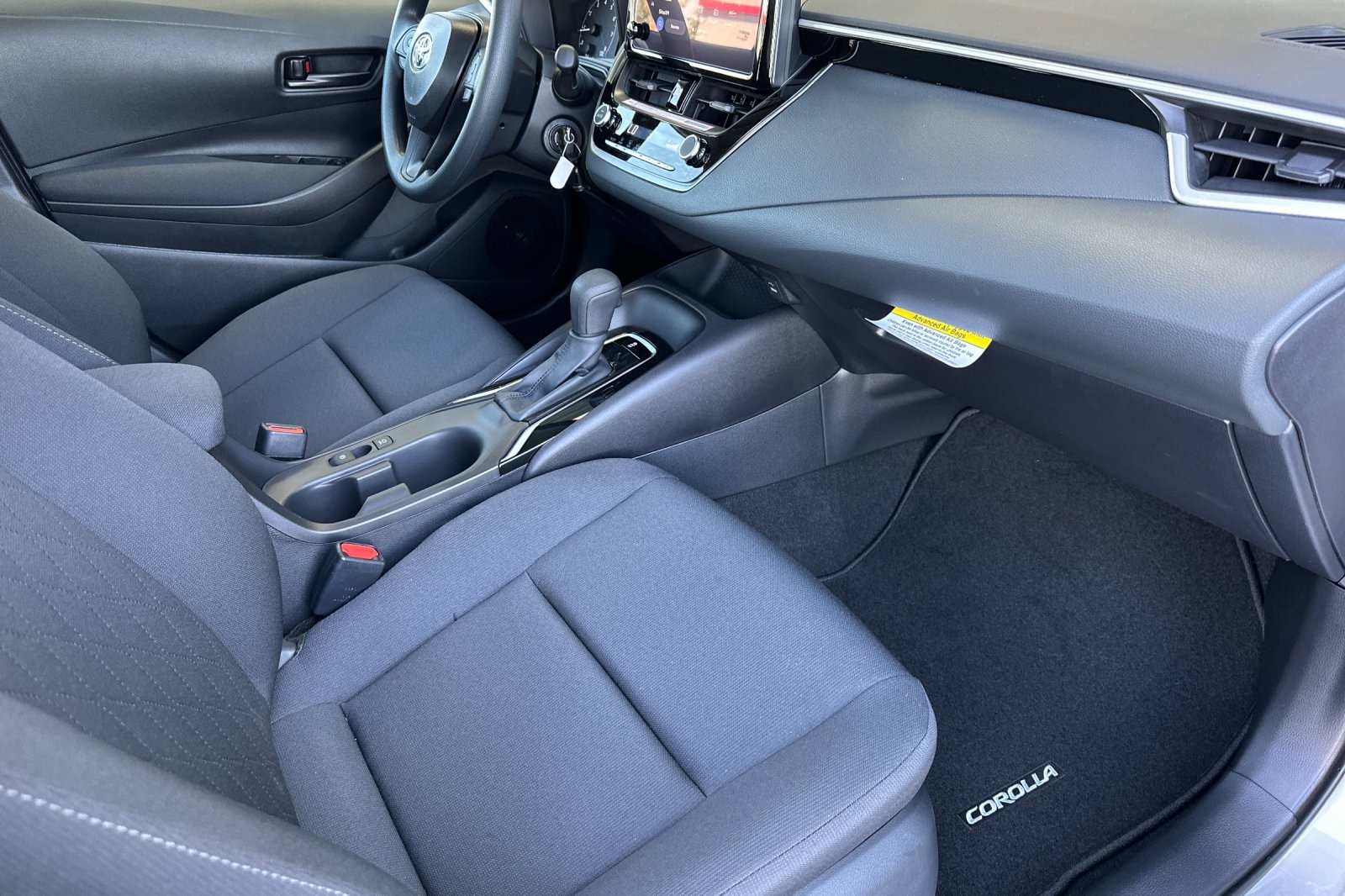 2025 Toyota Corolla LE photo 14