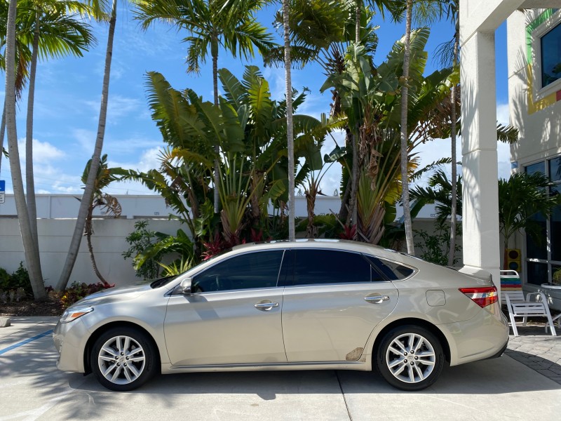 2013 Toyota Avalon XLE Premium LOW MILES 56,196 in , 