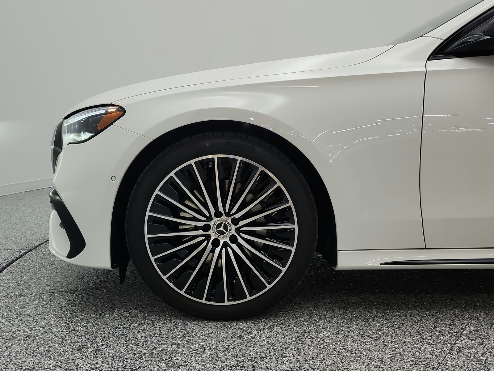 New 2026 Polar White Mercedes-Benz E 350 image 15