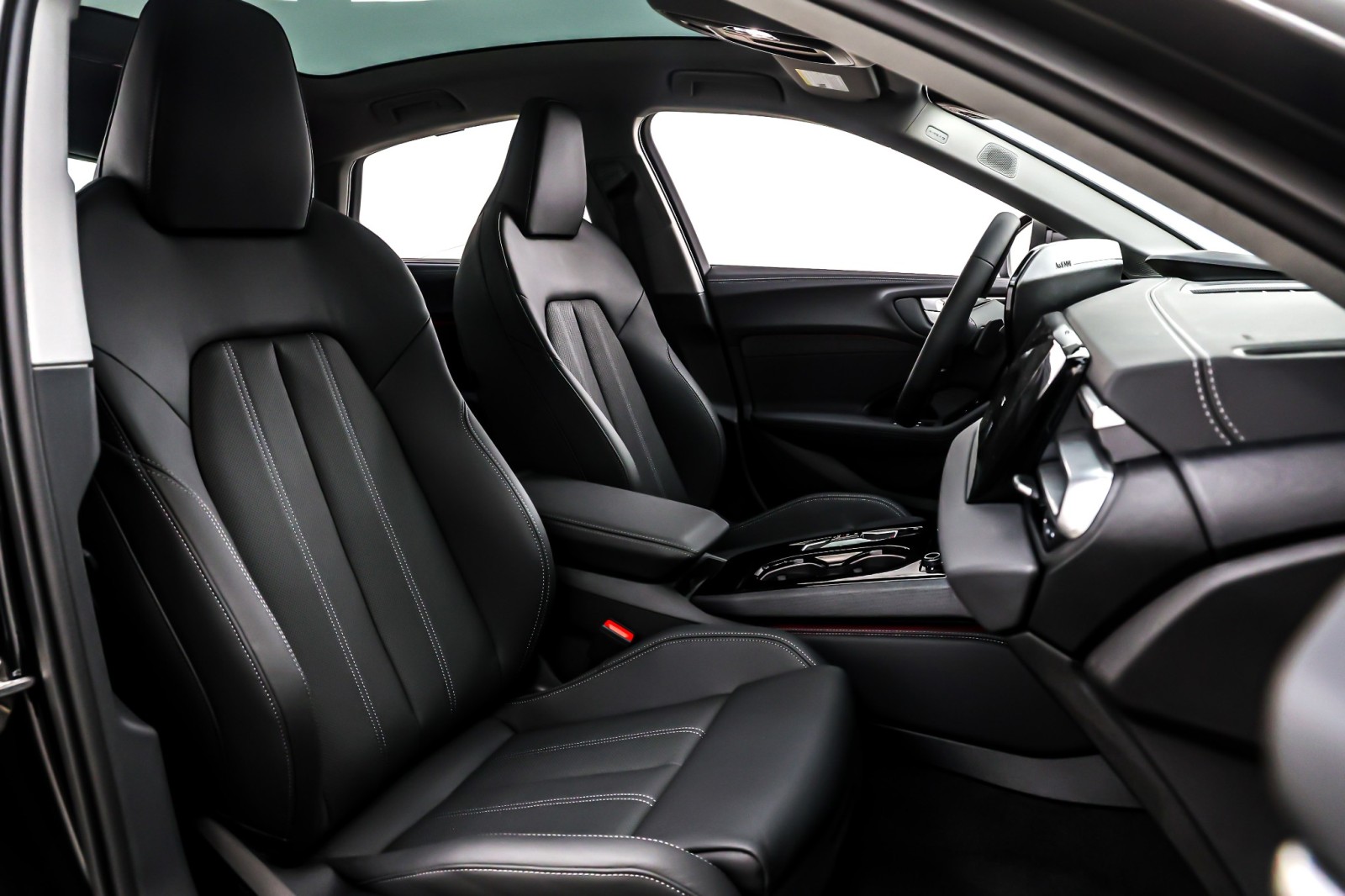 New 2025 Mythos Black Metallic Audi Premium Plus 2.0 TFSI quattro image 7