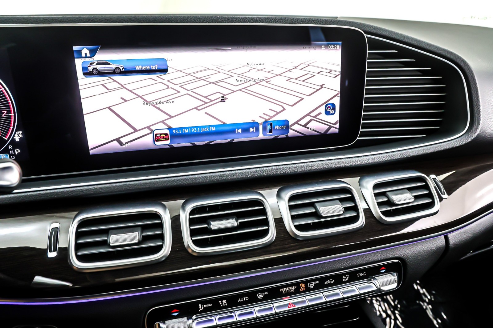 Certified Used 2024 Obsidian Black Metallic Mercedes-Benz GLE 450 4MATIC® SUV image 22