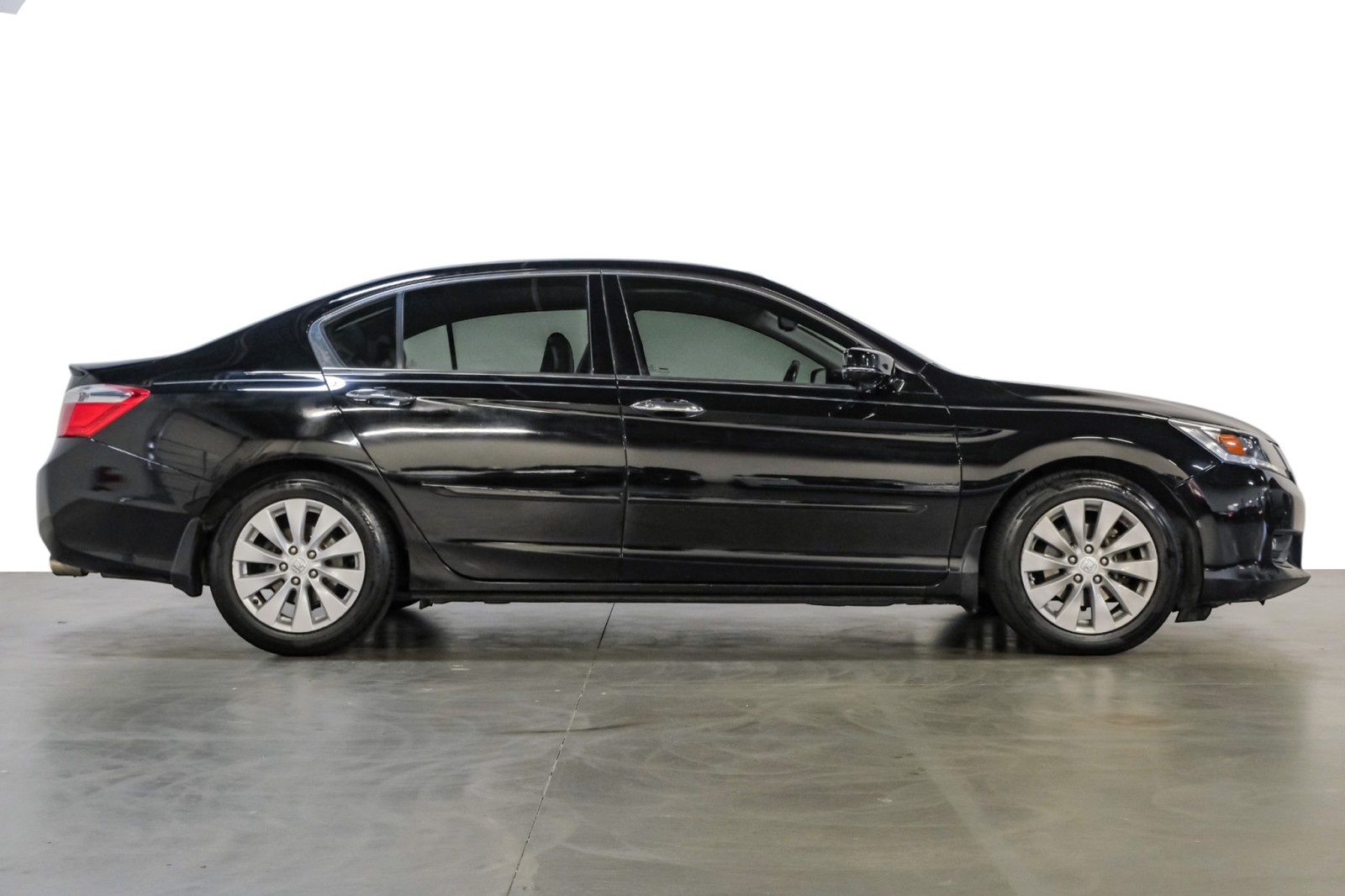 2014 Honda Accord Sedan EX-L Moonroof Alloys FreshService NonSmoker 4