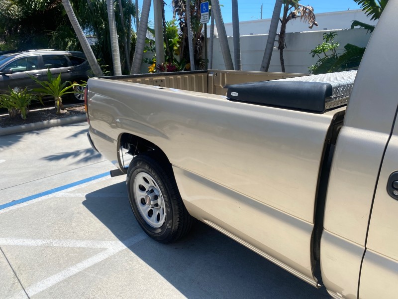 2005 GMC Sierra 1500 LOW MILES 83837 AC NO ACCIDENTS in ,