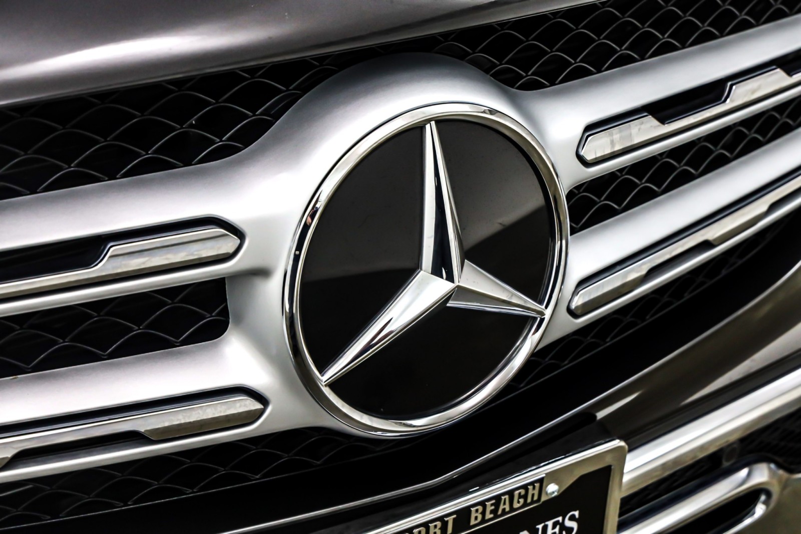 Used 2022 Graphite Grey Metallic Mercedes-Benz GLC 300 image 13