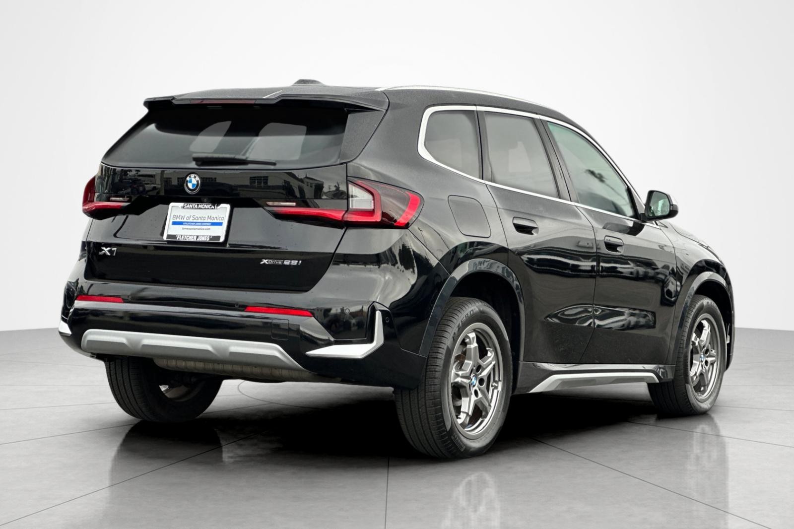 Used 2023 Jet Black BMW xDrive28i image 5