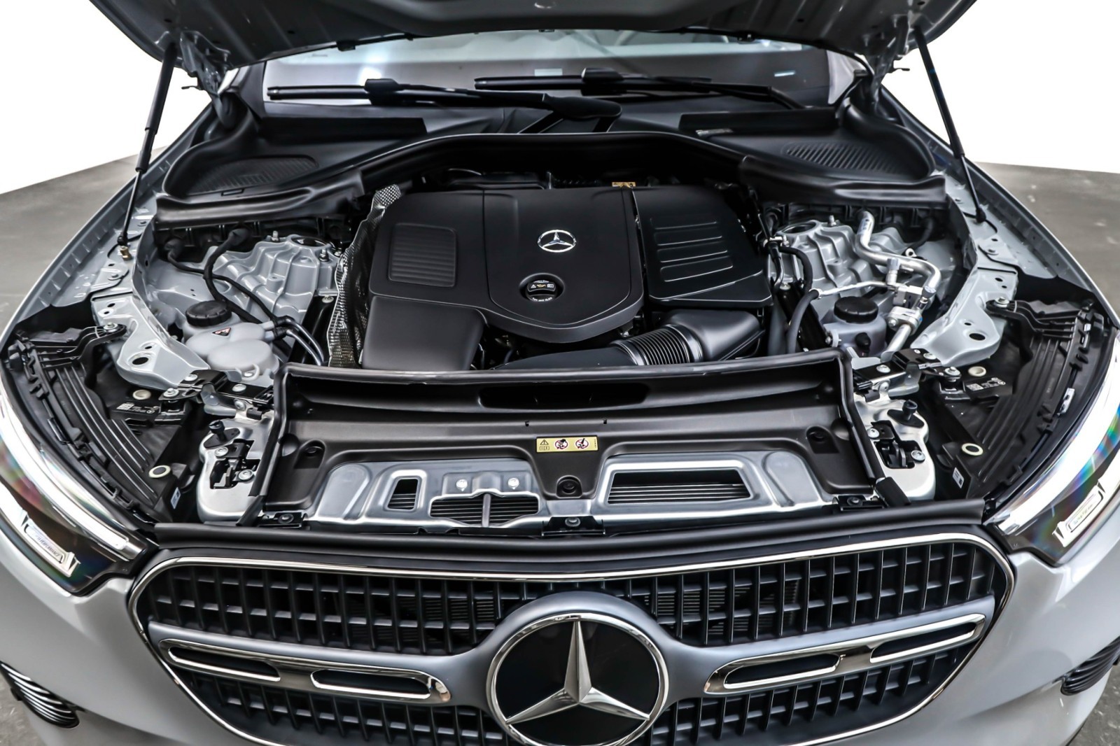 New 2026 MANUFAKTUR Alpine Grey Mercedes-Benz GLC 300 image 11