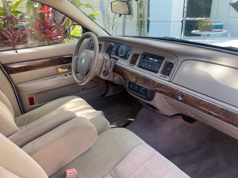 2005 Mercury Grand Marquis GS LOW MILES 49,348 in , 