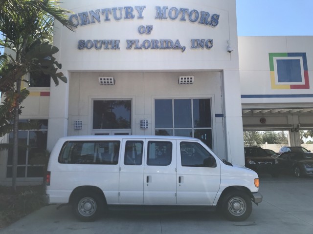 2005 Ford Econoline Wagon XL Passenger Van Original LOW MILES Vinyl Seats in pompano beach, Florida