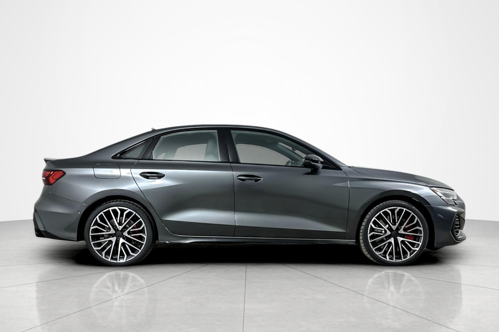 New 2026 Daytona Gray Pearl Effect Audi quattro image 7