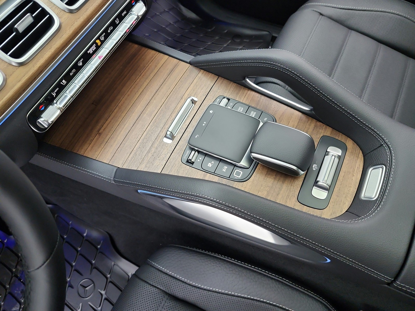New 2026 Obsidian Black Metallic Mercedes-Benz GLE 580 4MATIC® SUV image 9