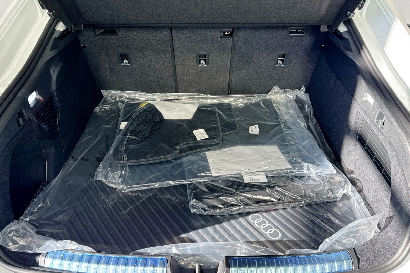 New 2025 Glacier White Metallic Audi Premium Plus 2.0 TFSI quattro image 22