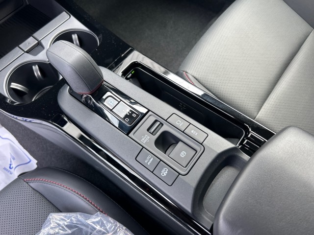 ToyotaPrius Plug-In Hybrid26