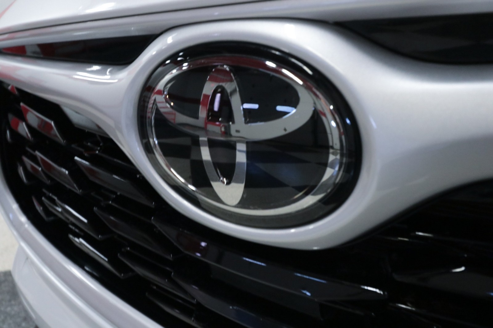 Used Car 2023 Toyota Highlander  Xle For Sale Under $40,000 In Austin, Texas