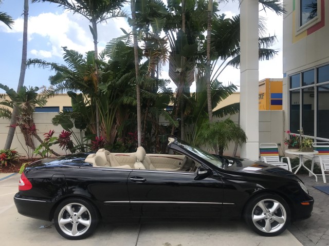 2005 Mercedes-Benz CLK-Class 3.2L 1 Owner Leather CD Changer Low Miles in pompano beach, Florida