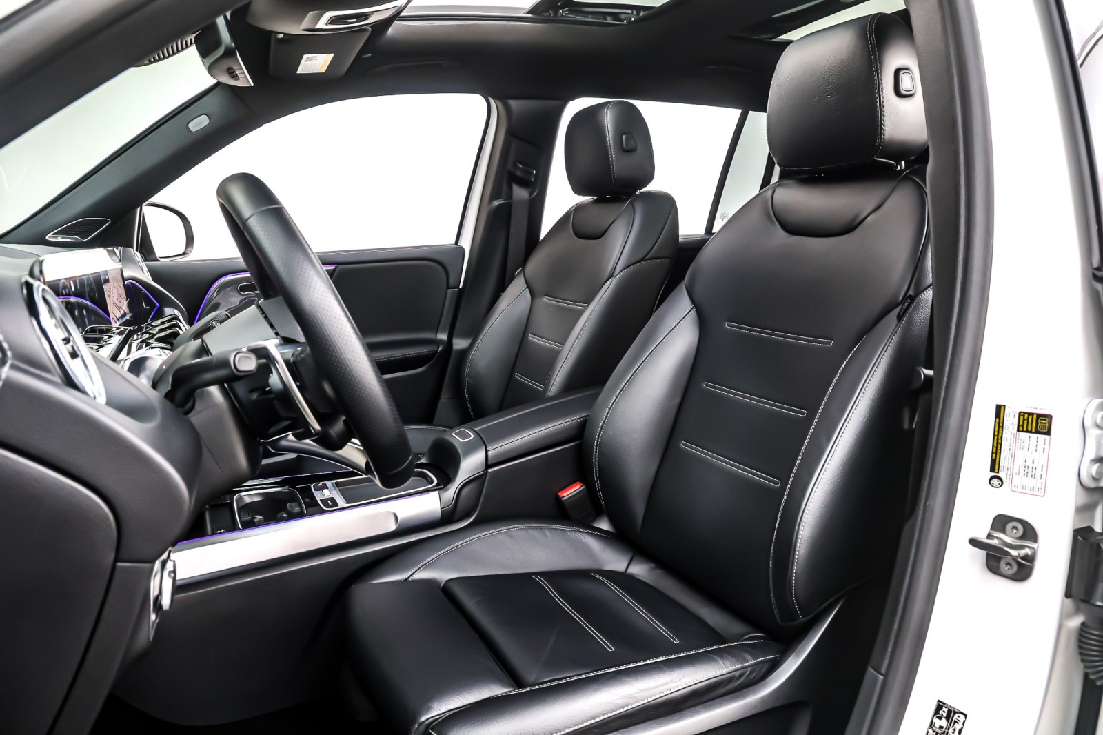 Used 2025 Polar White Mercedes-Benz AMG® GLB 35 4MATIC SUV image 18