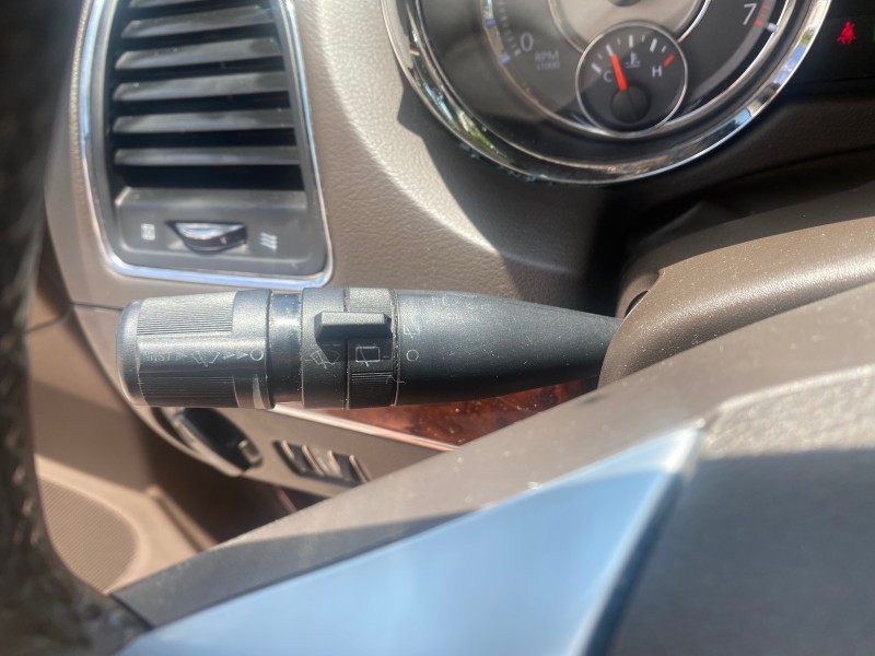 2012 Chrysler Town & Country 1 OWNER LOW MILES 58.411 in , 