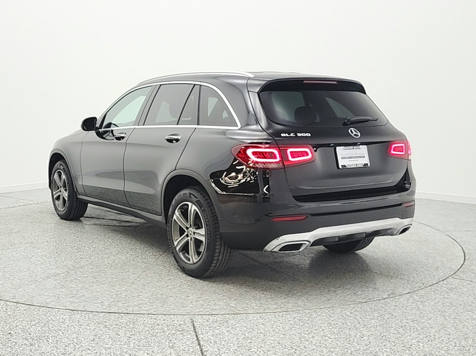 Used 2022 Black Mercedes-Benz GLC 300 SUV image 7