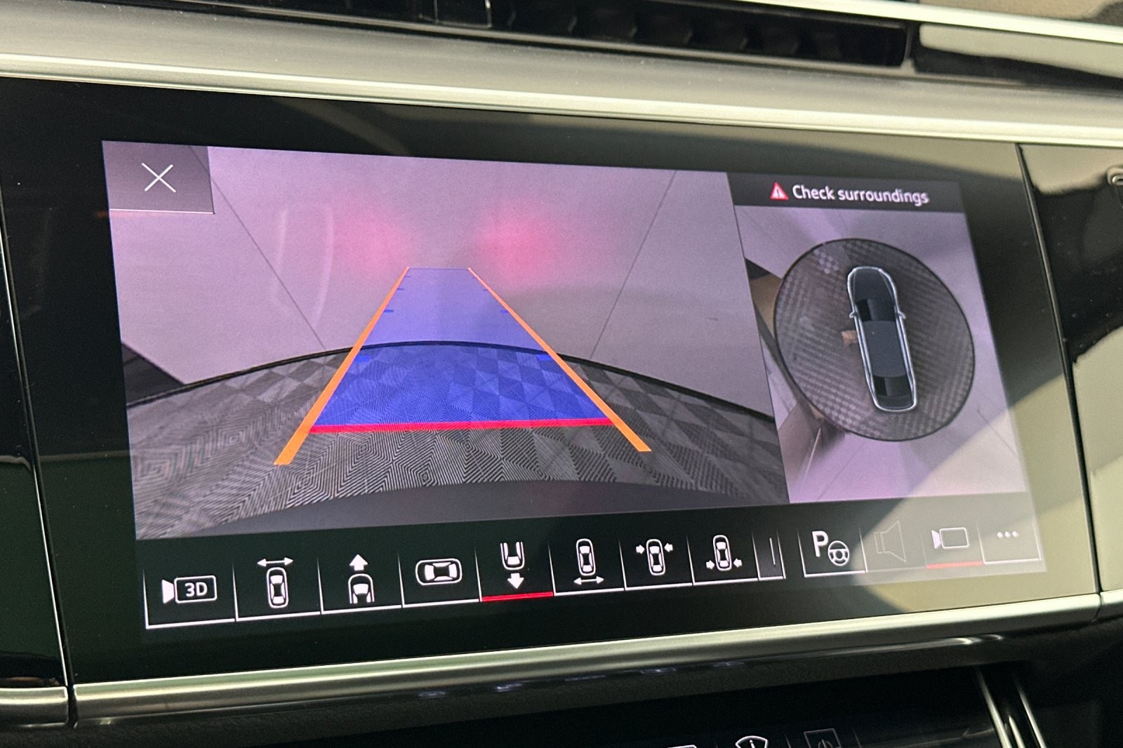 New 2025 Daytona Gray Pearl Effect Audi 4.0 TFSI image 18