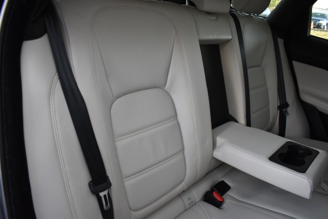 2017 Jaguar F-PACE Navi Leather Moonroof Heated Seats Parking Sensors 38
