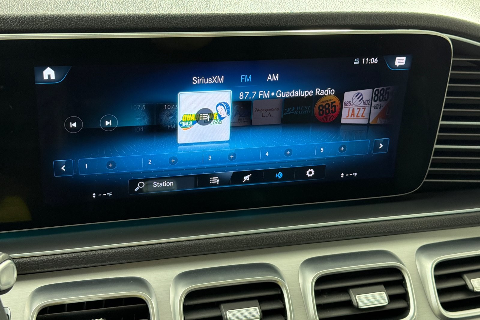 Used 2022 SLENITE GREY Mercedes-Benz GLE 350 4MATIC® SUV image 17