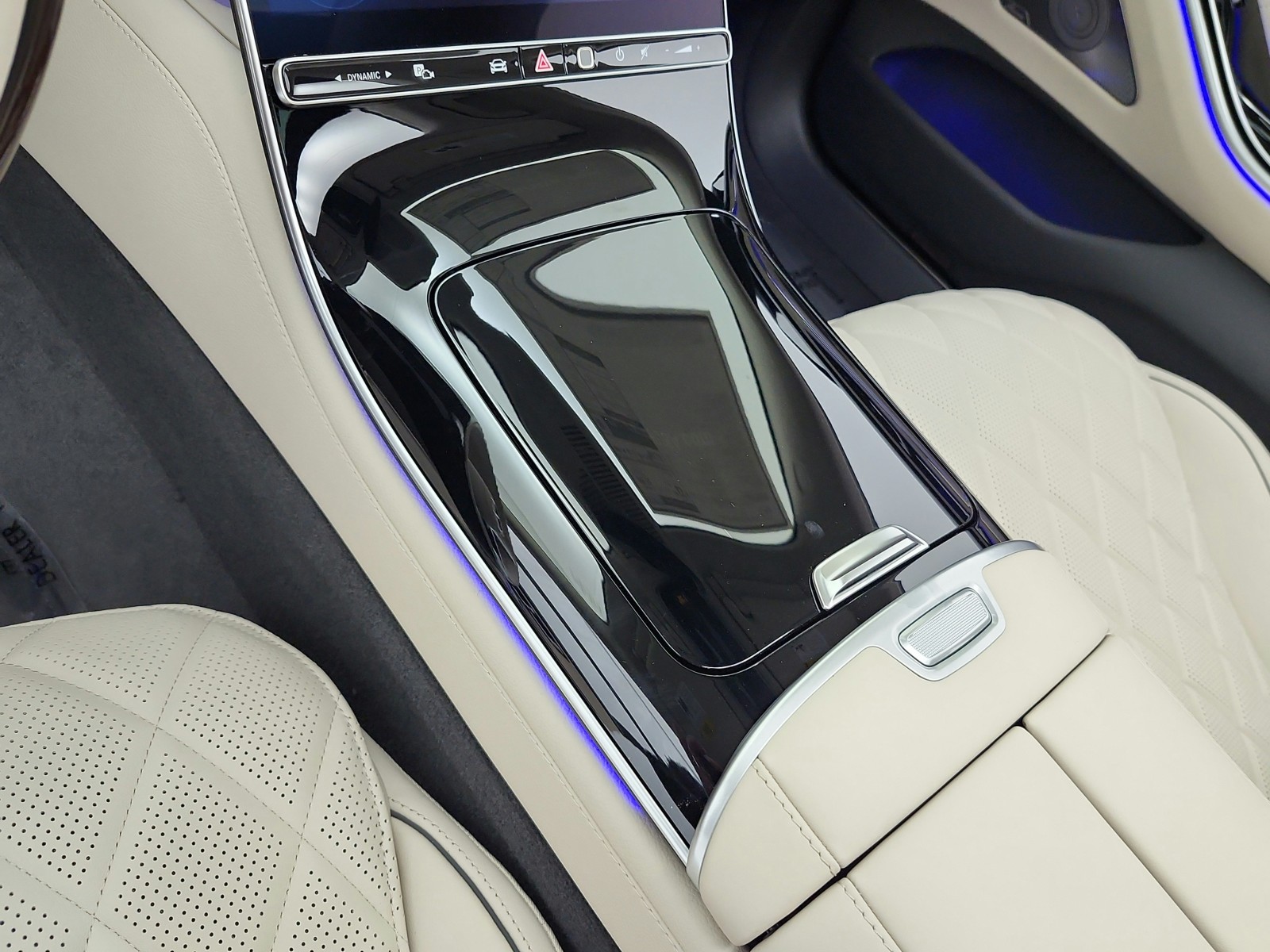 New 2026 Obsidian Black Metallic Mercedes-Benz S 500 image 10