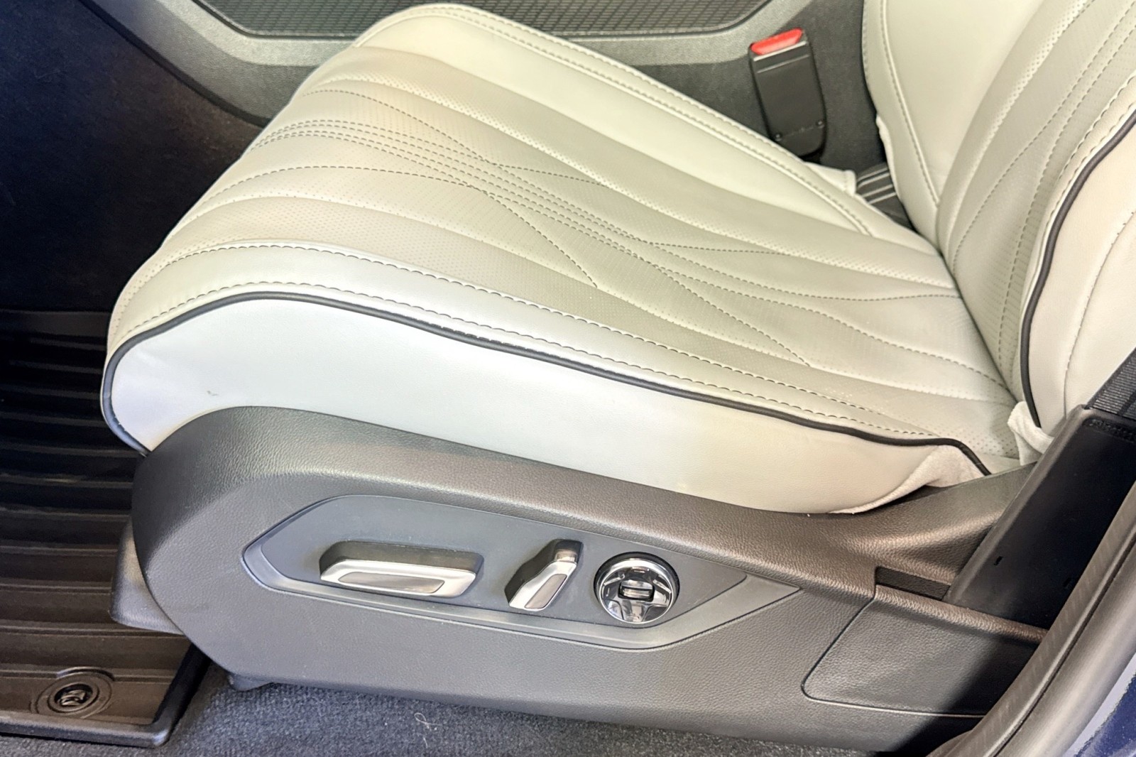 Used 2026 Canyon River Blue Metallic Acura w/Advance Package image 18