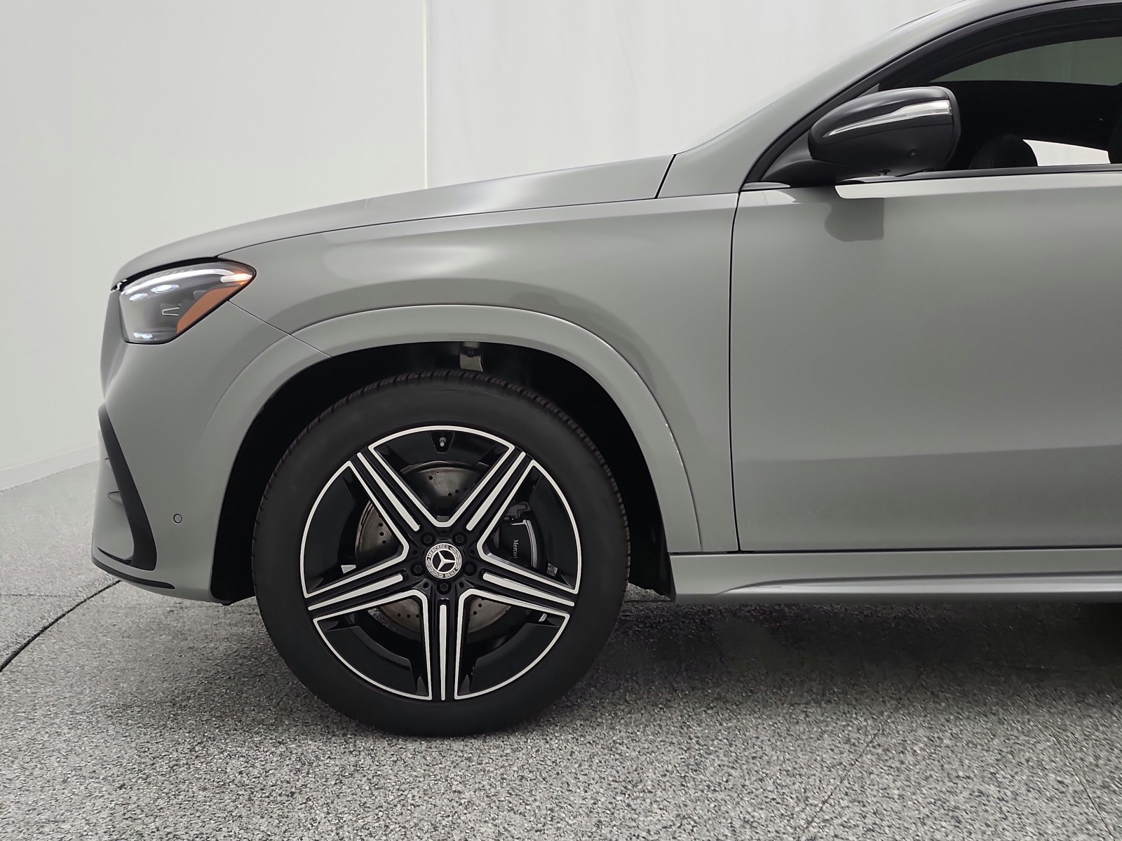 New 2026 MANUFAKTUR Alpine Grey Mercedes-Benz GLE 450 image 14