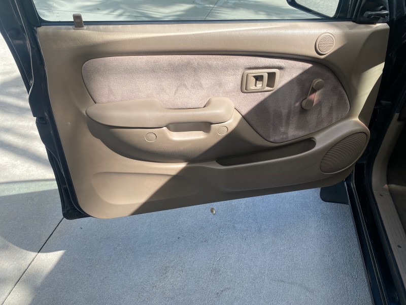 2002 Toyota Tacoma 1 OWNER AUTO AC 4 CYL in , 