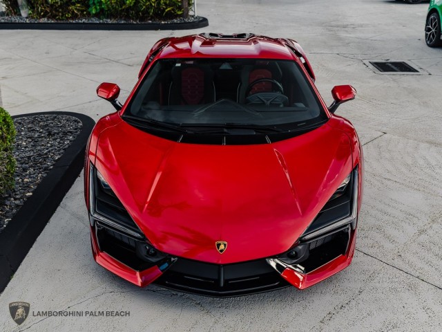 Lamborghini Revuelto