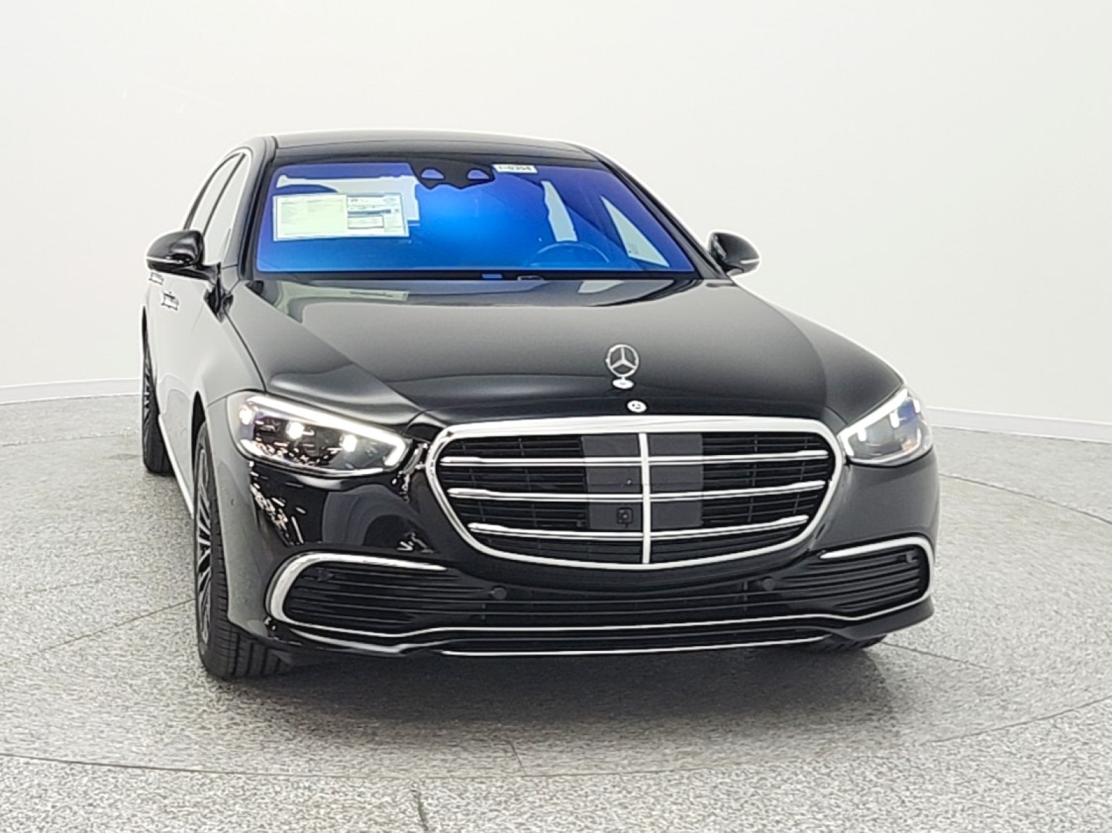 New 2026 Obsidian Black Metallic Mercedes-Benz S 580 image 2