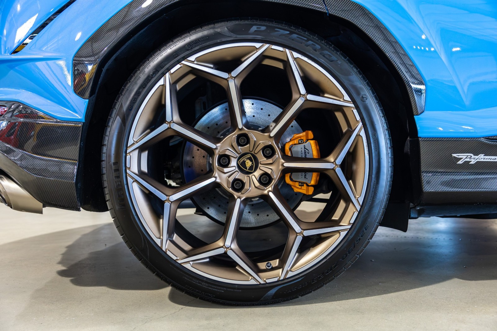 2024 Lamborghini Urus Performante - Photo 24