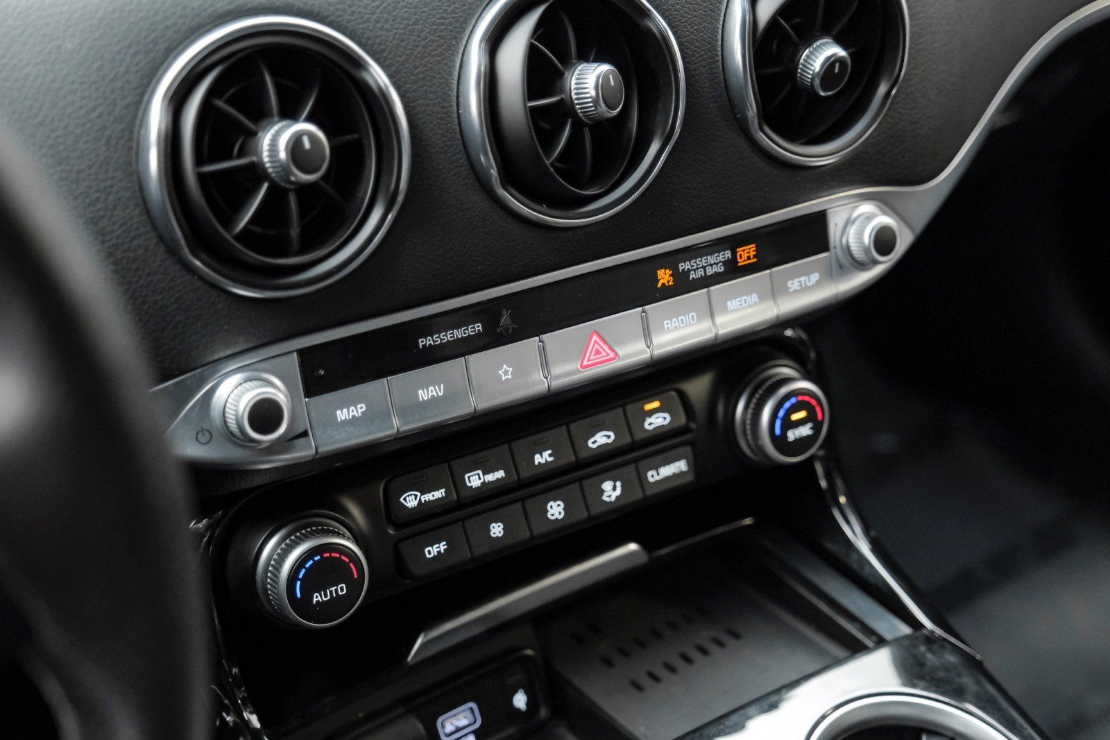 2022 Kia Stinger GT-Line Navigation BackUpCam HeatedSeats Bluetooth 33