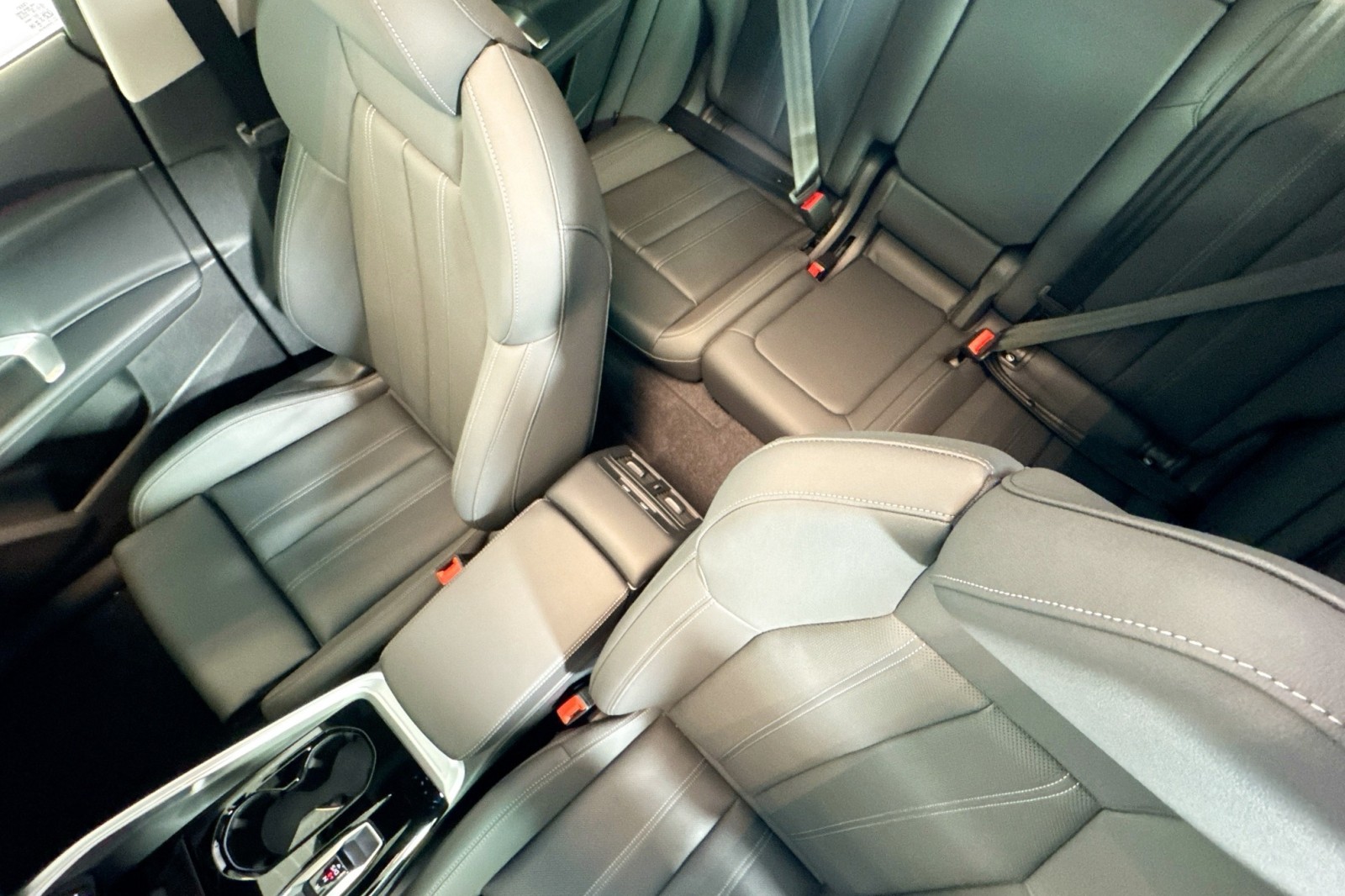 New 2025 Tambora Gray Metallic Audi Premium Plus 2.0 TFSI quattro image 18