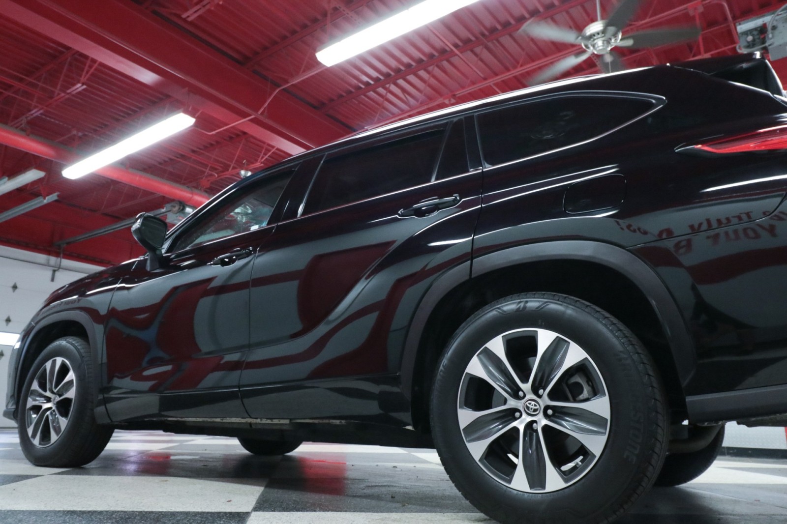 Used Car 2021 Toyota Highlander  Xle For Sale Under $35,000 In Austin, Texas