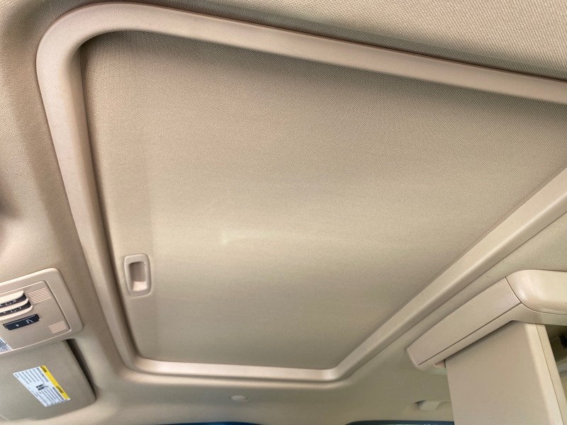 2013 Cadillac Escalade Luxury 1 OWNER LOW MILES 70,251 in ,