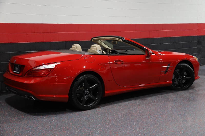 2013 Mercedes-Benz SL550 AMG Sport 2dr Convertible in , 